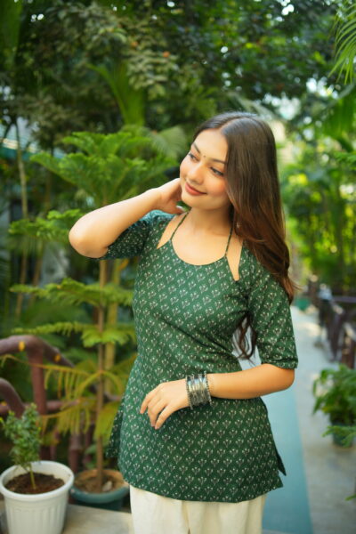 Green half sleeve helter strap short kurti