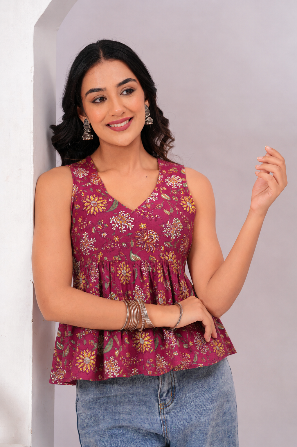 BOLBO Women Maroon Floral Printed Sleeveless V-Neck Peplum Top