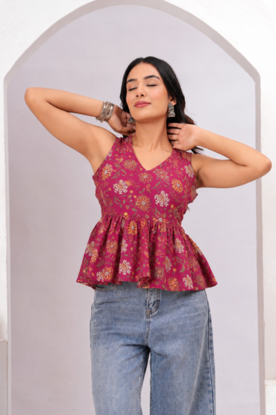 BOLBO Women Maroon Floral Printed Sleeveless V-Neck Peplum Top