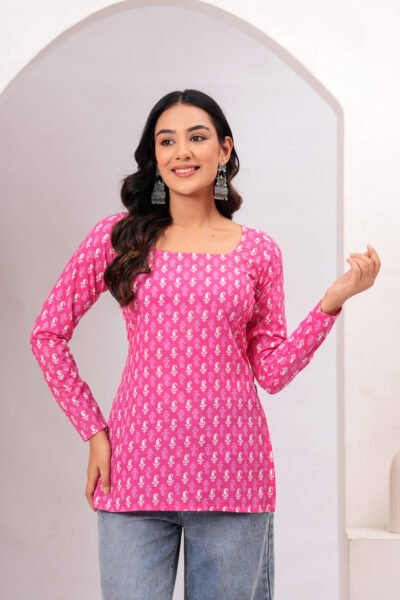 Women Pink Printed Cotton Top with Square Neck and Full Sleeves