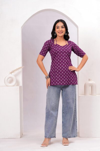 Women Purple Floral Printed Sweetheart Neck Cotton Short Kurti