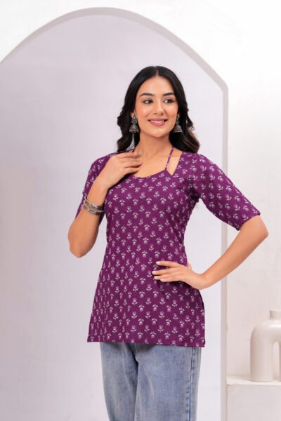 Women Purple Floral Printed Sweetheart Neck Cotton Short Kurti