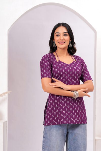 Women Purple Floral Printed Sweetheart Neck Cotton Short Kurti
