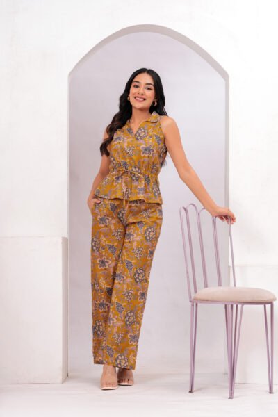 Women Mustard Floral Printed Sleeveless Cotton Co-Ord Set