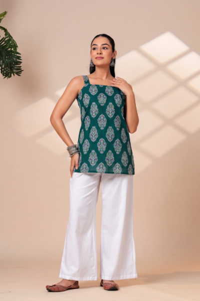 Women Green Ethnic Motif Printed Cotton Sleeveless Top